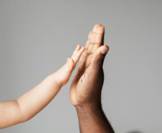 Licença paternidade pode ter quantos dias hoje? Descubra